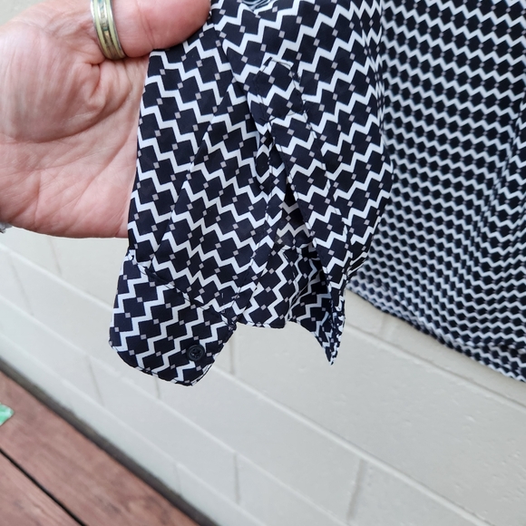 Candie's- Black & White- V Neck- Button Sleeve- Blouse- Size Small- Vintage - Picture 3 of 11